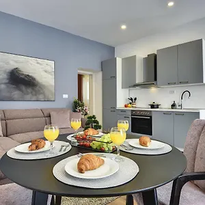 D&a Luxury With Free Parking Апартаменты